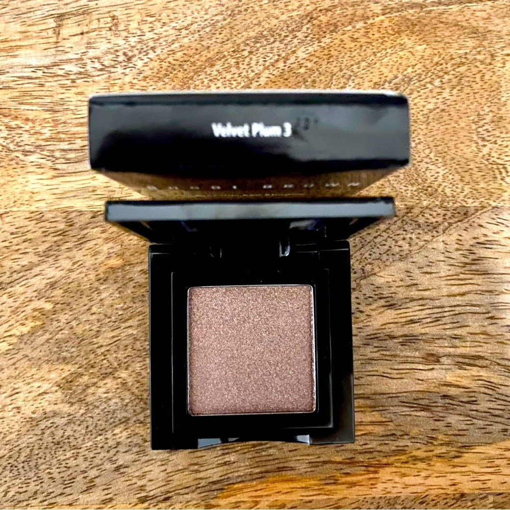 Metallic Eye Shadow in Velvet Plum 3